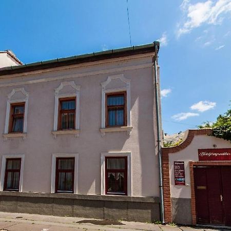 Holdfényszállás Szeged Exterior foto