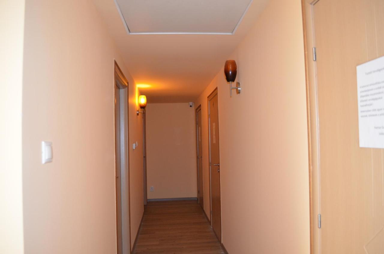 Holdfényszállás Szeged Exterior foto