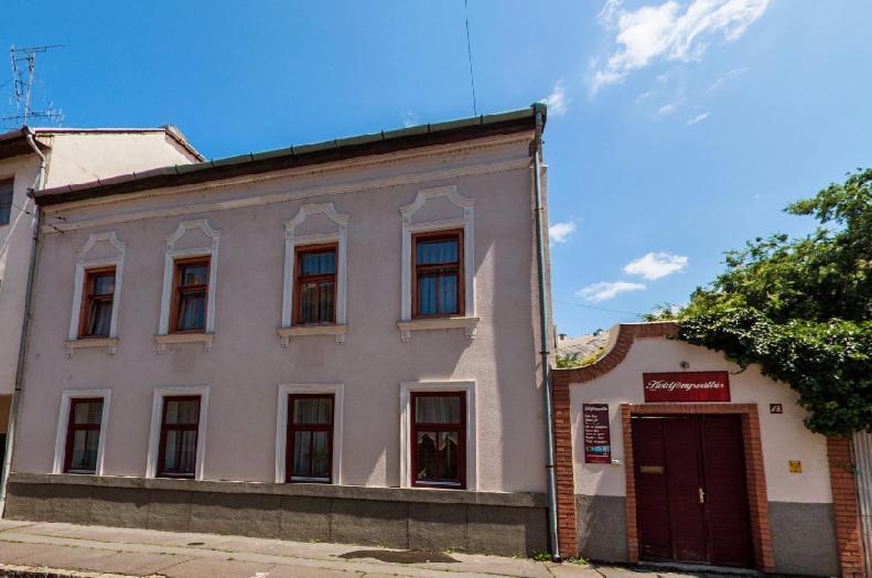 Holdfényszállás Szeged Exterior foto